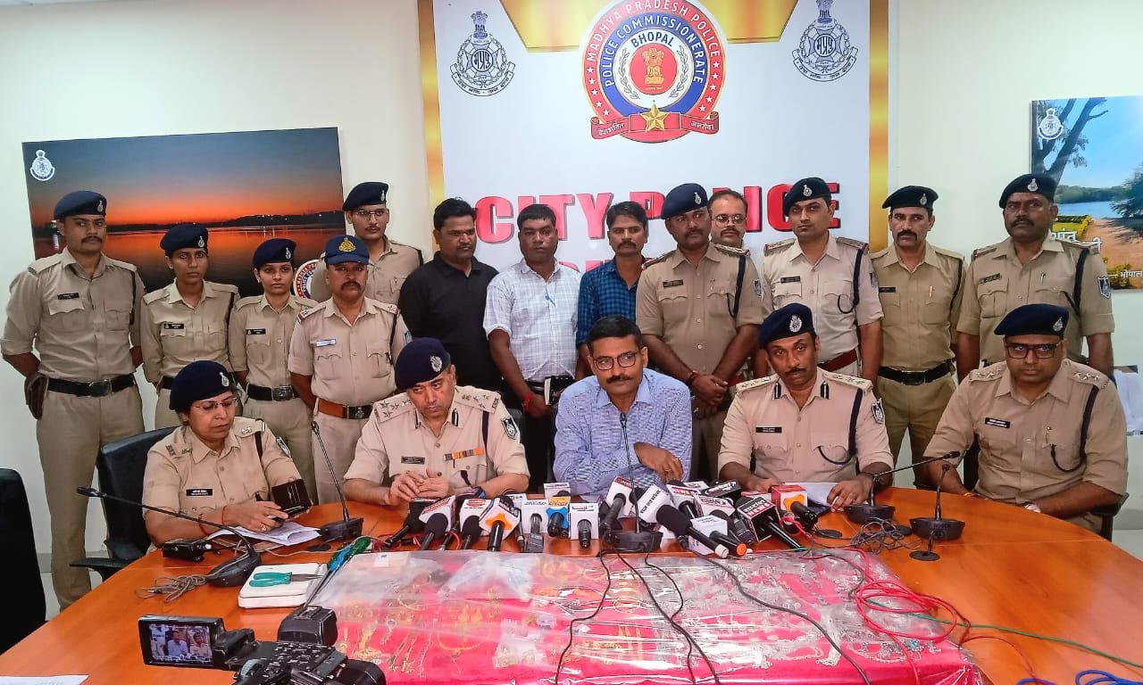 थाना कोहेफिजा पुलिस ने अंतर्राज्यीय शातिर नकबजन गिरोह का किया पर्दाफाश