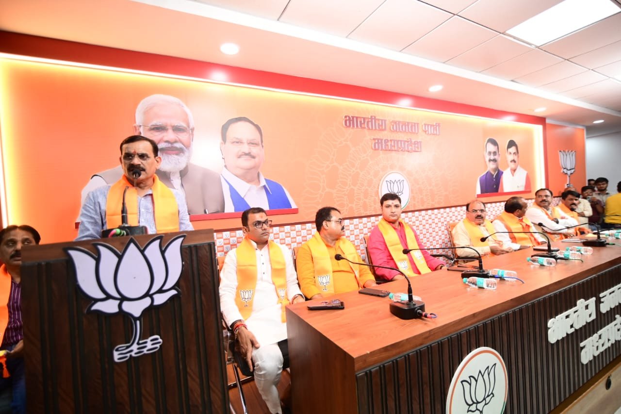 BJP प्रदेश अध्यक्ष VD शर्मा ने प्रकोष्ठ की संयुक्त बैठक को संबोधित किया