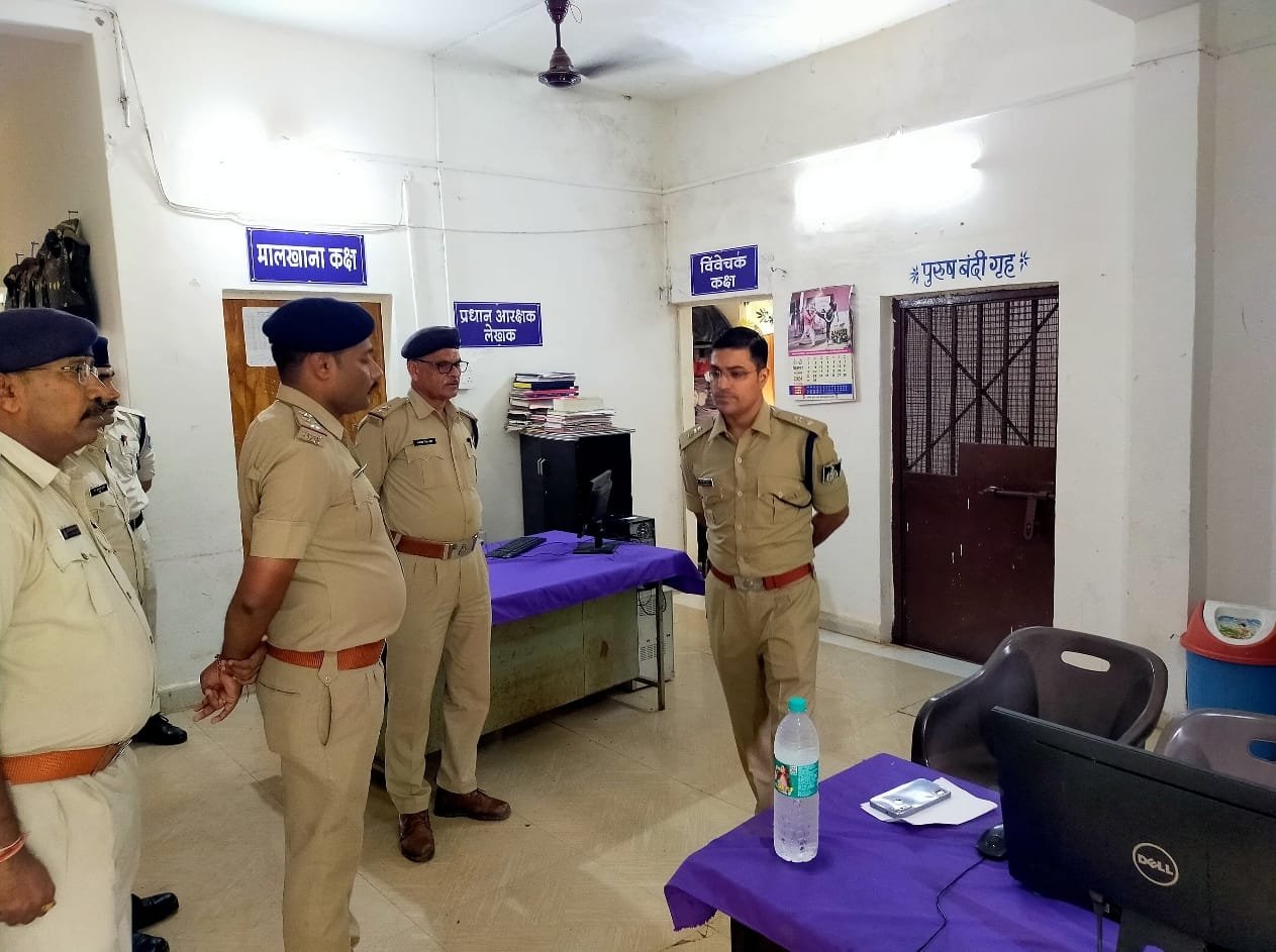 पुलिस अधीक्षक विदिशा ने किया चौकी/थानों का आकस्मिक निरीक्षण