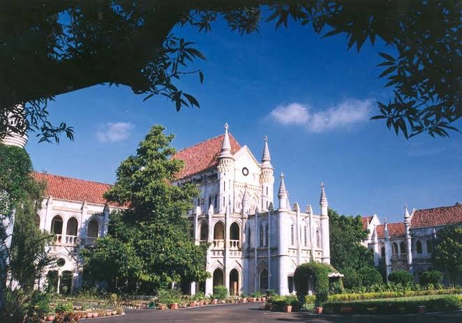 शिवराज, वीडी शर्मा के खिलाफ हाईकोर्ट में सुनवाई शुरू