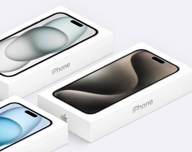 1600 आईफोन लूटे फिर ऑनलाइन और चोर बाजार में बेचे