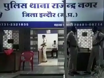 इंदौर में सड़क किनारे मिला था नवजात का शव