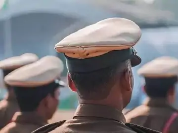 आधी रात 7 पुलिस अधिकारियों के तबादले