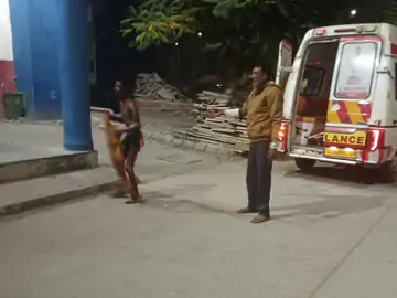 बुरहानपुर में ट्रेन पर चढ़े युवक को लगा करंट