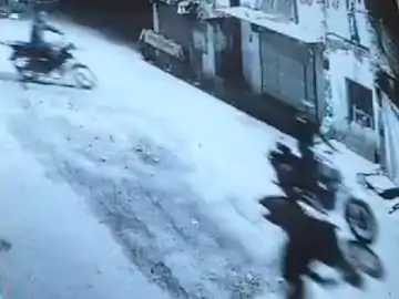 घर के सामने से बुलेट चोरी