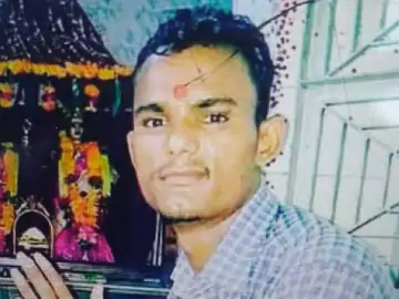 भोपाल में डिवाइडर से टकराकर पलटा ऑटो, चालक की मौत