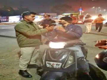 बॉडी वार्न कैमरों के साथ 100 पॉइंट पर खाकी