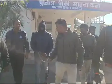 पेट्रोल पंप डकैती की साजिश रच रहे थे कंजर:पुलिस ने दी दबिश, एक पकड़ाया