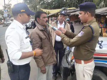 सीहोर पुलिस ने वसूला 35,500 रुपए का चालान
