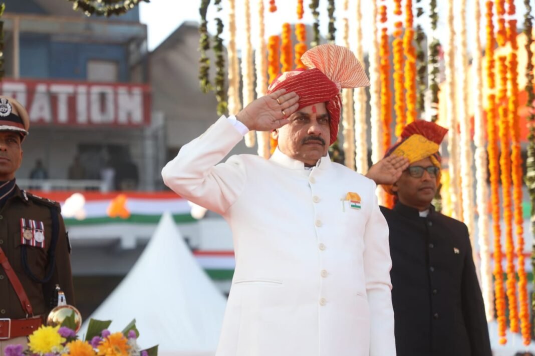 इंदौर में मुख्यमंत्री डॉक्टर मोहन यादव द्वारा झंडा वंदन