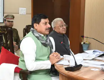 राजभवन में राज्यपाल और मुख्यमंत्री ने ली बैठक