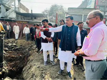 भोपाल के 2 फ्लाईओवर का काम देखने पहुंचे विधायक