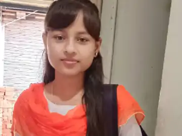 यात्री बस ने 8वीं की छात्रा को कुचला, मौत