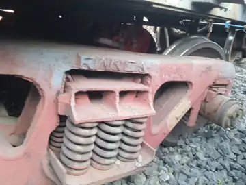 चौका से मेन लाइन पर 4KM दौड़ा खाली कोच