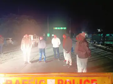 भोपाल-राजगढ़ बॉर्डर पर पार्वती नदी पर बना पुल धंसा