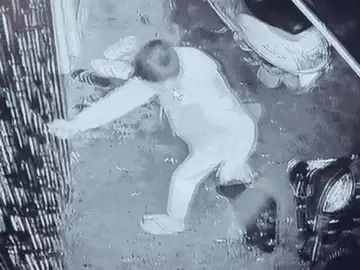 भोपाल में पेट्रोल छिड़ककर घर जलाया