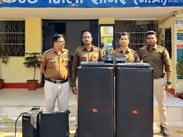रात 2 बजे बज रहा था डीजे,पुलिस ने किया जब्त