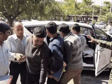 ईडी की पूछताछ के बाद गुमसुम हुए सौरभ और शरद