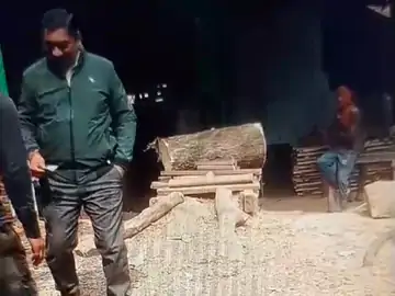 वनकर्मी पर 2.40 लाख ठगने का आरोप