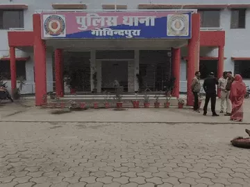 भोपाल में चाकू की नोक पर 2 लाख की लूट