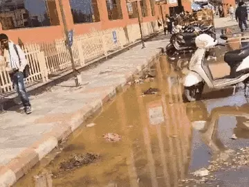 भोपाल स्टेशन पर यात्रियों को असुविधा