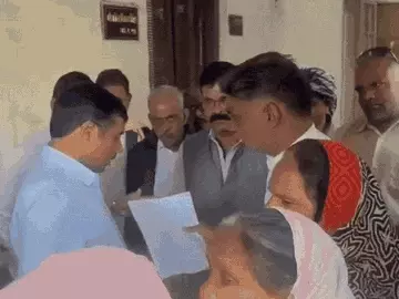 भोपाल की मोतीनगर बस्ती को तोड़ने नहीं मिल रहा फोर्स