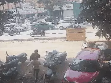 भोपाल में पिता के सामने बेटे को बस ने कुचला