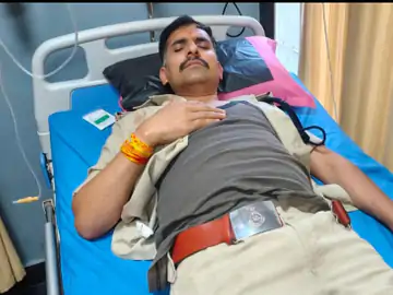 पुलिस टीम पर फिर हमला, एसआई का सिर फोड़ा