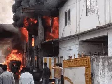 भोपाल में केमिकल फैक्ट्री में आग
