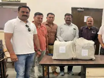 अमीर बनने की चाह में गांजा तस्कर बने दो दोस्त