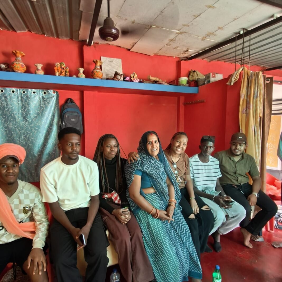 अंतर्राष्ट्रीय छात्रों ने WOSY भोपाल द्वारा आयोजित “भारत अनफिल्टर्ड” कार्यक्रम में ग्रामीण भारत का अनुभव किया