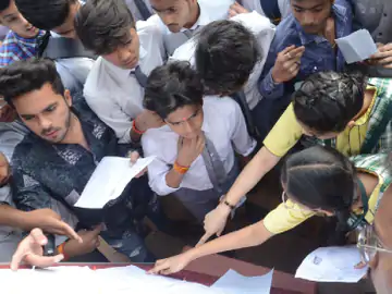 ICSE-ISC का रिजल्ट जारी:12वीं में 99.25% के साथ रिद्धिमा और आयान भोपाल टॉपर