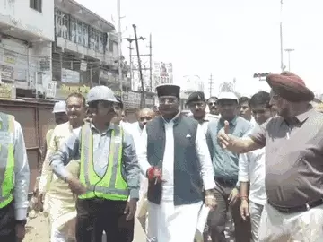 पिलर्स खड़े होते ही 4 महीने में हटेंगे बेरिकेड्स