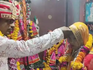 लुटेरी दुल्हन से शादी करवाने वाली महिला गिरफ्तार:1.70 लाख की हुई थी ठगी