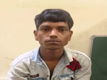 जिलाबदर कर रहा था लाखों की चोरियां