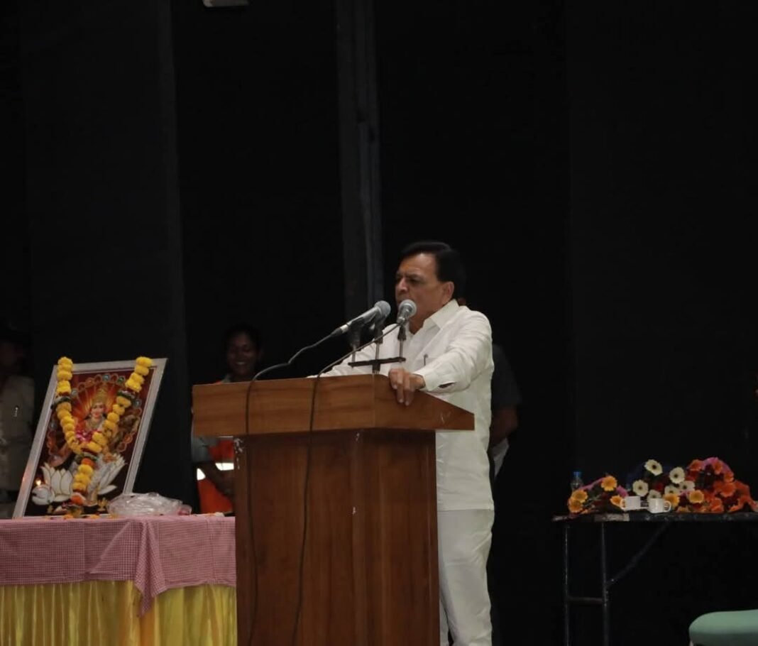 जबलपुर में उपमुख्यमंत्री देवड़ा सिविल डिफेंस वॉलंटियर्स कार्यक्रम में शामिल हए