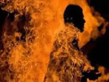 भोपाल में युवक को जिंदा जलाने की कोशिश