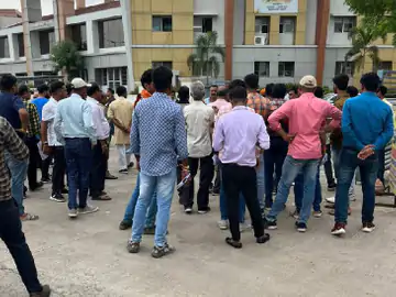 भोपाल आरटीओ के सस्पेंशन के बाद सैंकड़ों आवेदक परेशान