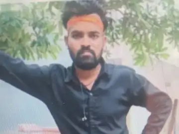 भोपाल में खून से लथ-पथ सड़क पर मिला था युवक