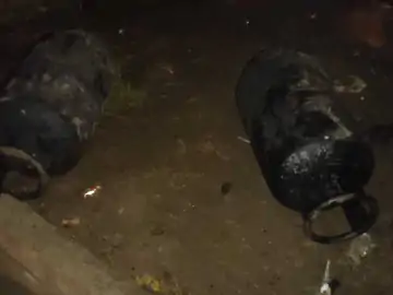 बम जैसे फटे 10 सिलेंडर, कई घरों की दीवारें टूटी