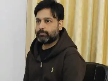 कब्जे में… करोड़पति सिपाही