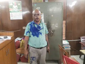 भोपाल में ऑफिस में घुसकर नायब तहसीलदार पर फेंकी स्याही