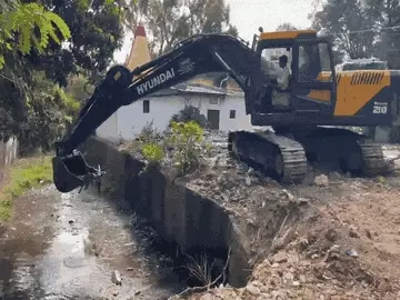 भोपाल में बारिश से पहले नालों की सफाई