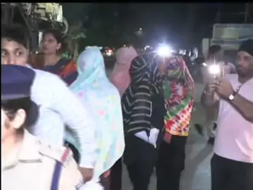 स्पा सेंटर में पकड़ा सेक्स रैकेट:5 युवतियां, दो कस्टमर, मैनेजर सहित आठ पकड़े, आपत्तिजनक सामग्री मिली