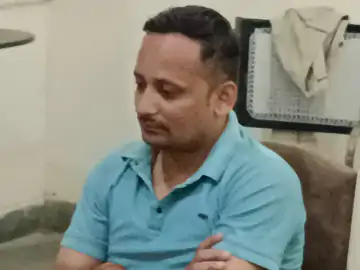 5 हजार की रिश्वत लेते आरक्षक पकड़ाया