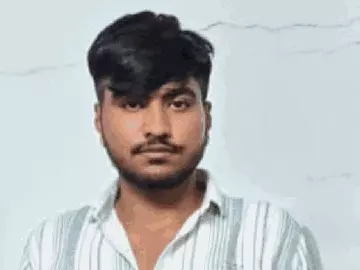 भोपाल में रौब झाड़ने युवकों ने किए हवाई फायर