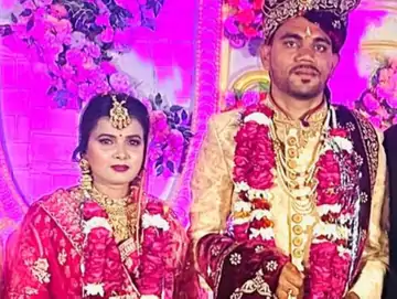 पत्नी सोने-चांदी के जेवर और लाखों रुपए लेकर भाग गई