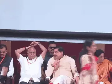 छात्रा ने CM से कहा– सेक्सुअल हरासमेंट पर हो डिबेट