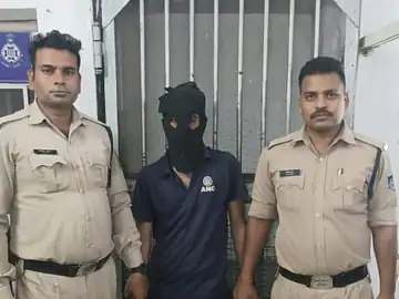 आरोपी ने पत्नी से अवैध संबंध के शक में पड़ोसी की हत्या कर दी