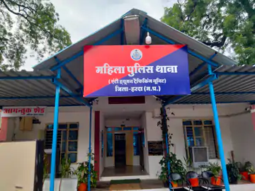 पीटकर तीन बार तलाक बोलकर रिश्ता खत्म करने का आरोप